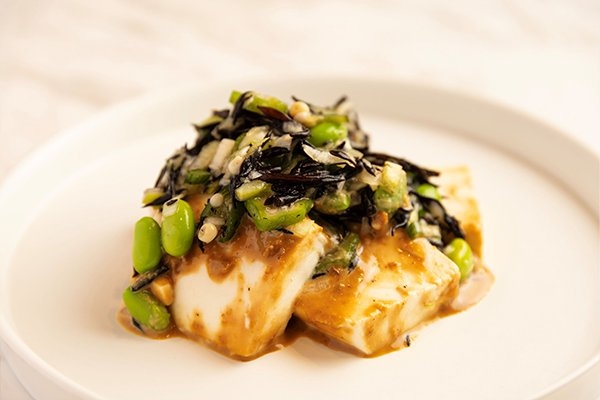 夏野菜のねばとろ豆腐サラダ