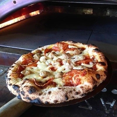 RUBBER TRAMPのピザ