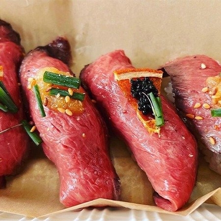 ワイズダイニングの牛肉寿司