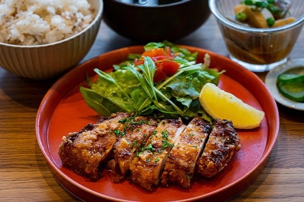 角川食堂の唐揚げ(定食)