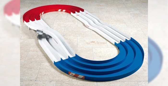 無料遊び放題！ミニ四駆専用サーキット