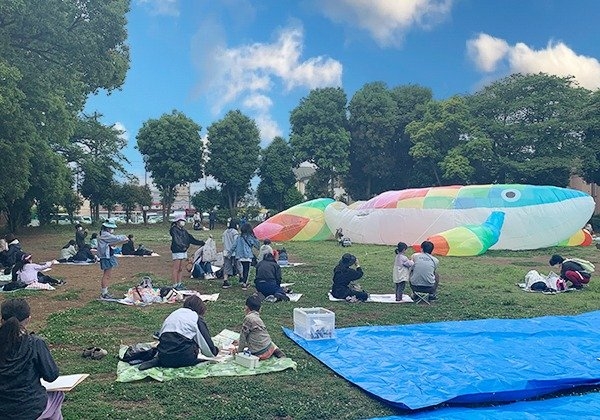 カラフルくじら