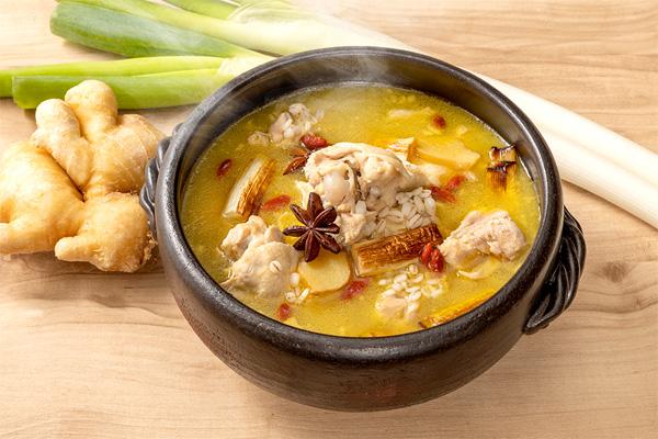 焼きねぎと生姜の参鶏湯