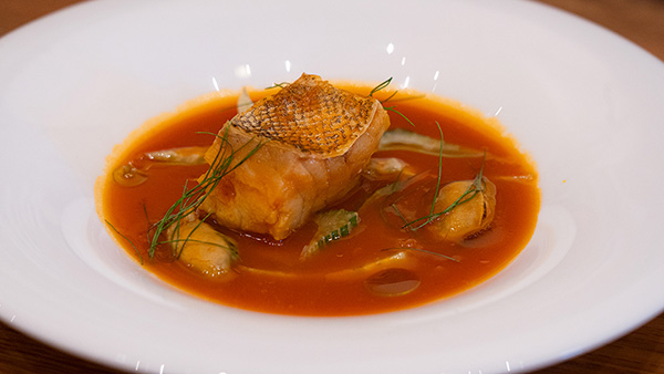 鱈とムール貝のズッパ　サフランのエッセンス