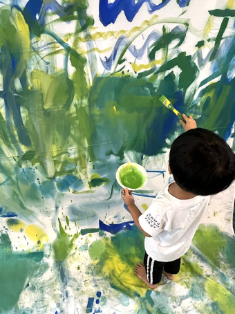 みんなでつくる巨大壁画withいくらまりえ