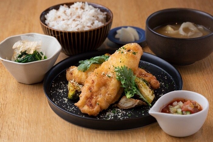 伊達鶏ささみのチーズフリット定食
