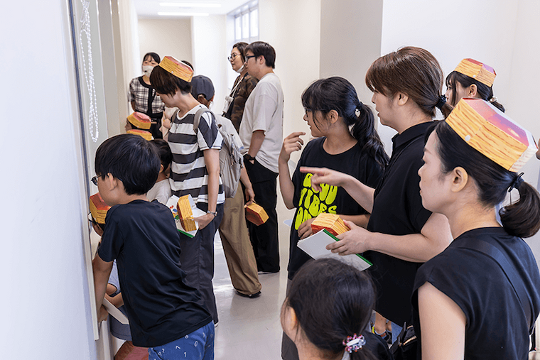 見学者の様子