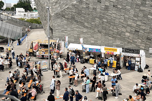 ところざわサクラタウン中央広場