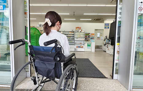 ファミリーマートの入口