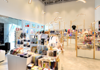 ロックミュージアムショップの店内